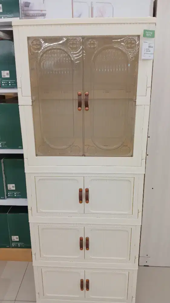 Qube plastic wardroe