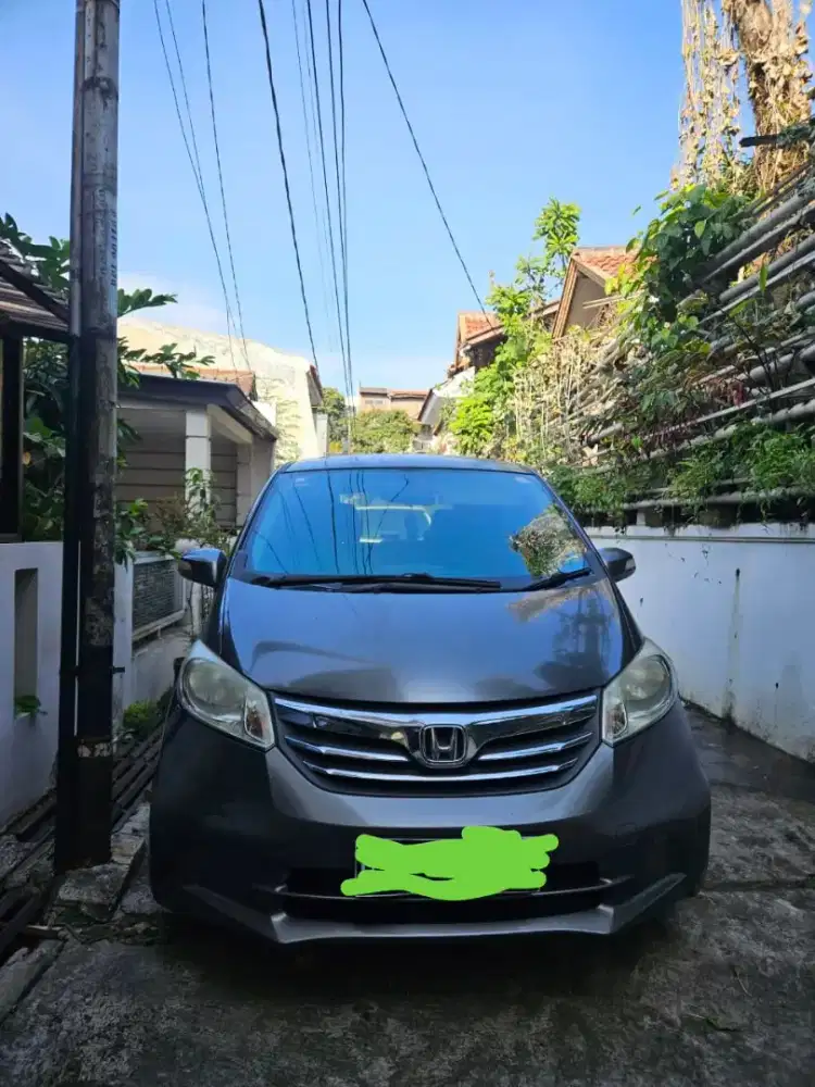 Honda Freed Type S 2013