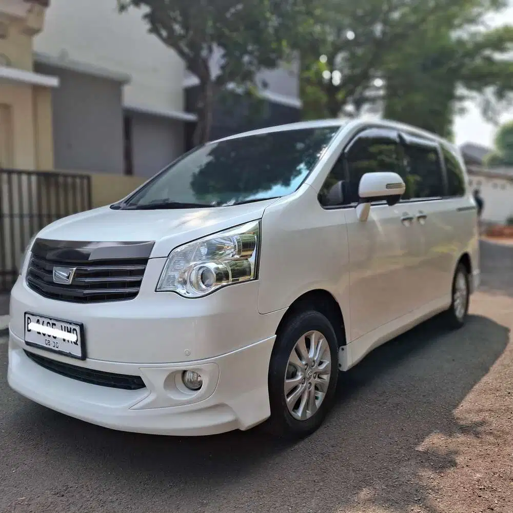 Toyota Nav1 V Limited AT 2015