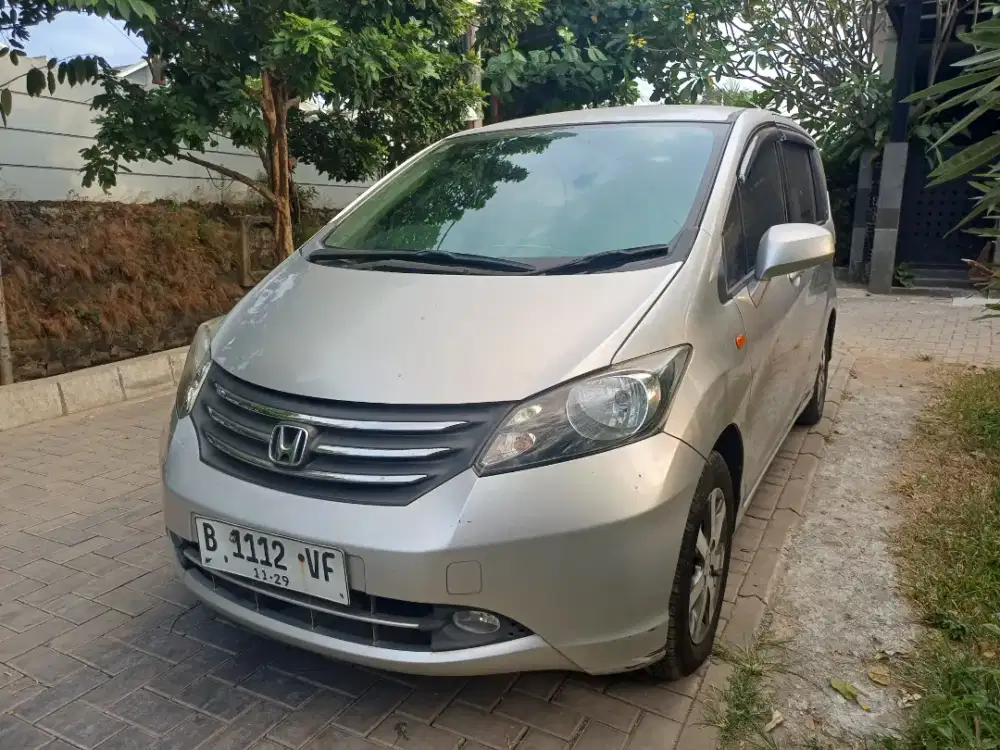Honda freed psd 2009
