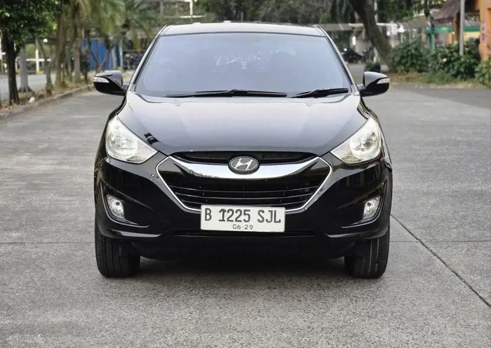 Hyundai Tucson 2.0 GLS 2013 AT Hitam (Improvement edition)