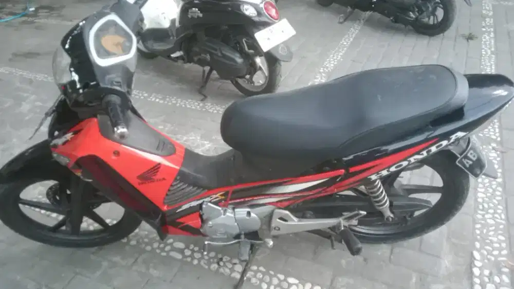 Supra 125 THN 2007 plat AB kota