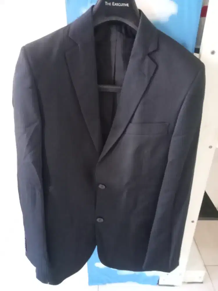 Jas executive warna hitam