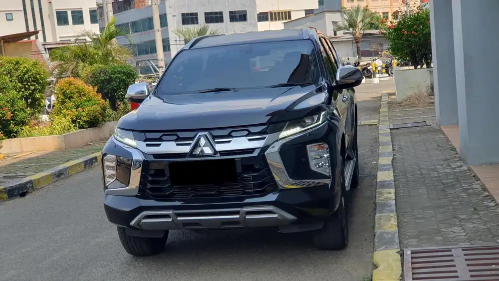 Km 11rb mitsubishi pajero sport dakar ultimate 2025 hitam