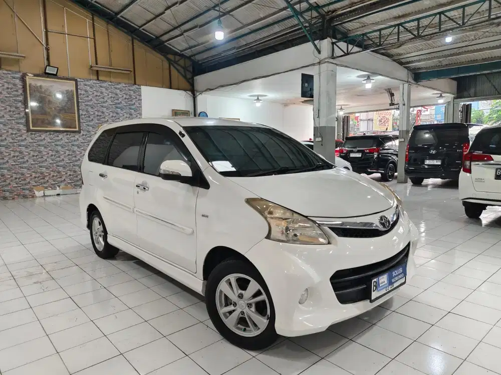 Toyota Avanza Veloz 1.5 AT 2012 Putih Record Toyota Siap Pakai