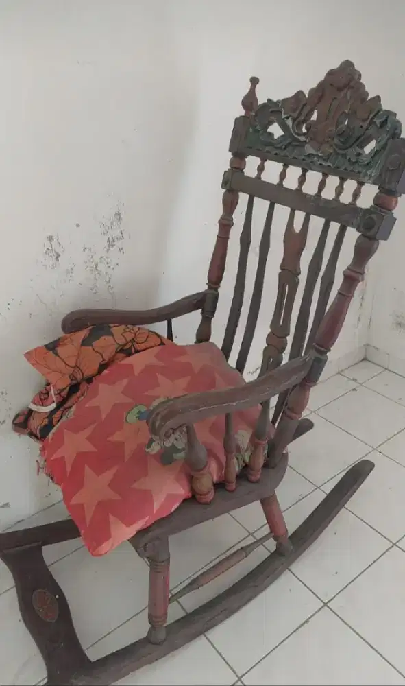 Dijual kursi goyang jati ukiran Jepara