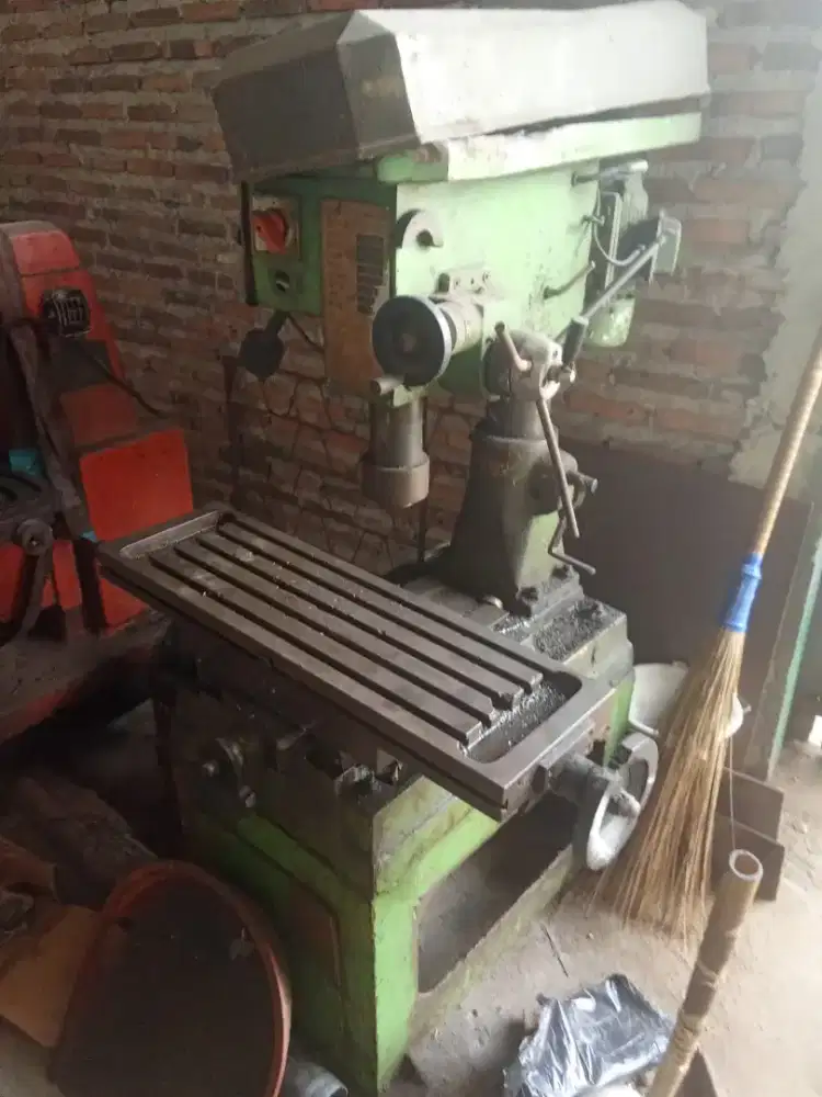 Mesin miling 2 unit