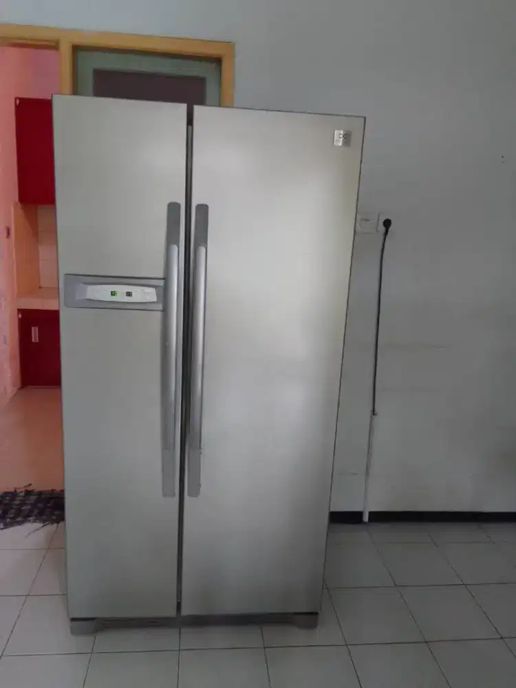 Kulkas daewoo asli korea