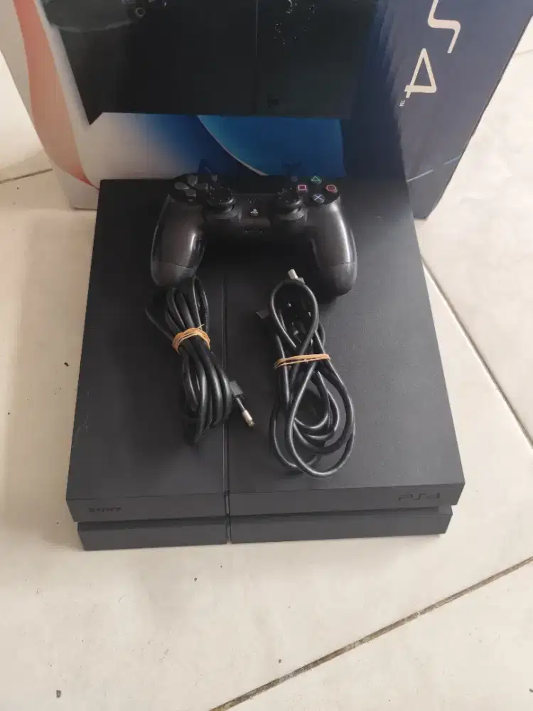 Iklan PS 4 Fat CUH-1200A Dus