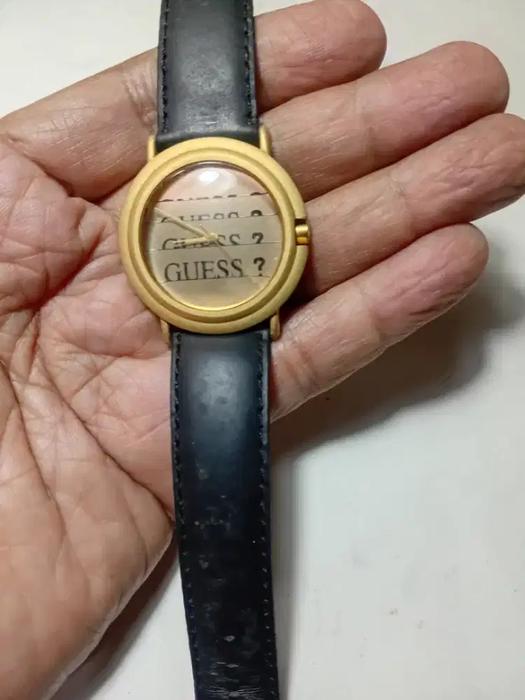 Jam tangan Guess