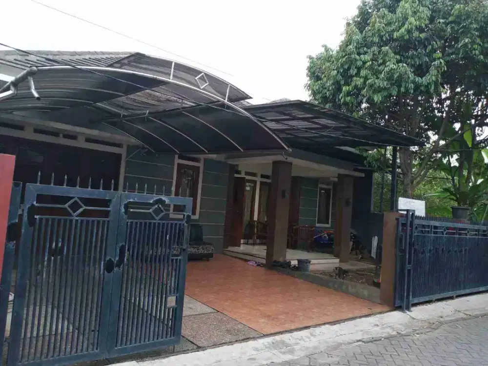 Di jual rumah megah ukuran yg luas dengan harga jual cepat Lokasi kampung dukuh Ciledug Sudimara selatan Tangerang kota