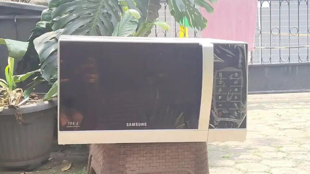 Microwave Samsung Digital 20L - Normal, Siap Pakai