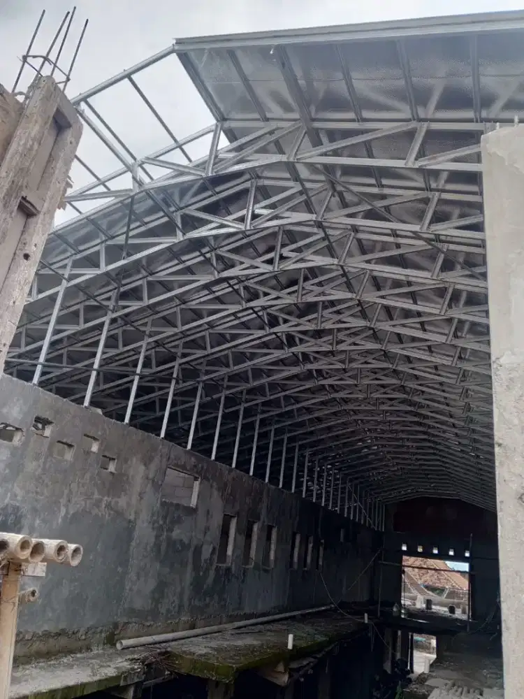 Rangka atap baja ringan terpasang