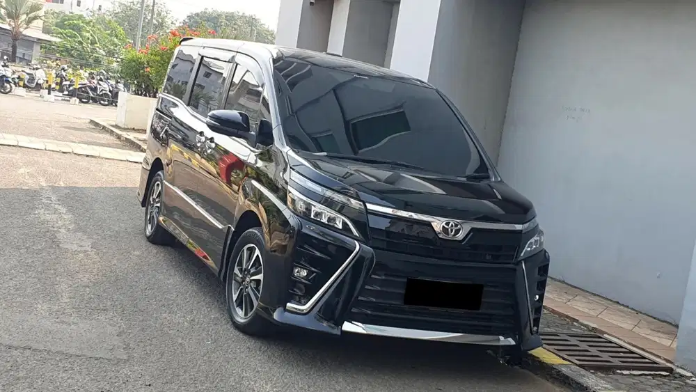 Km 58rb toyota voxy 2020 hitam sunroof