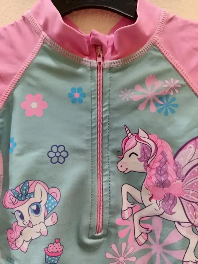 Baju renang anak perempuan