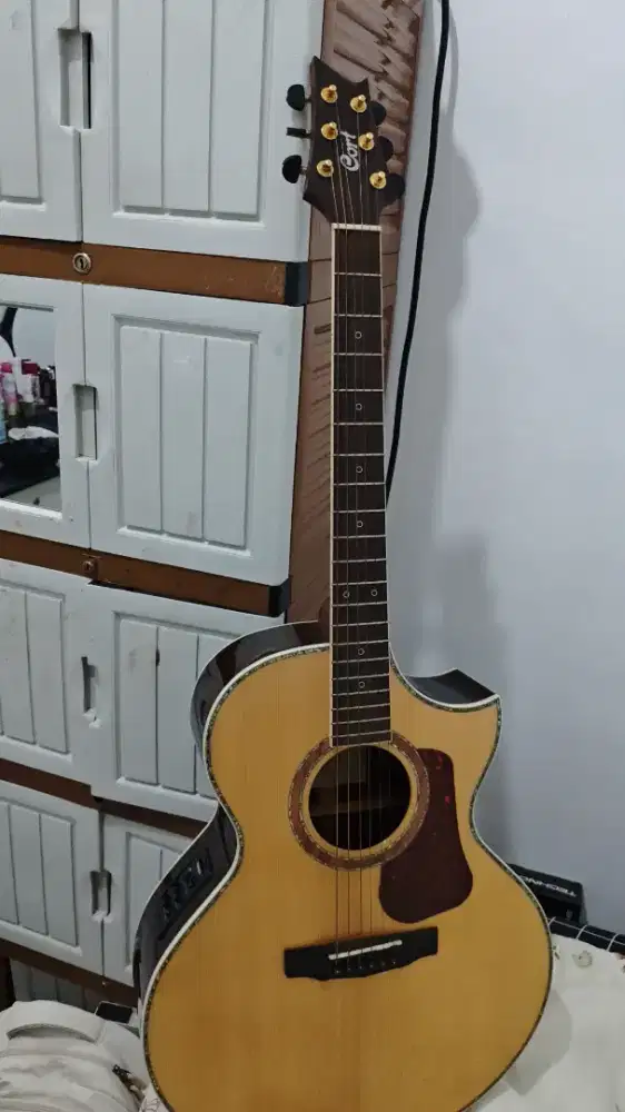 Di jual gitar akustik elektric CORT NDX 50 NAT