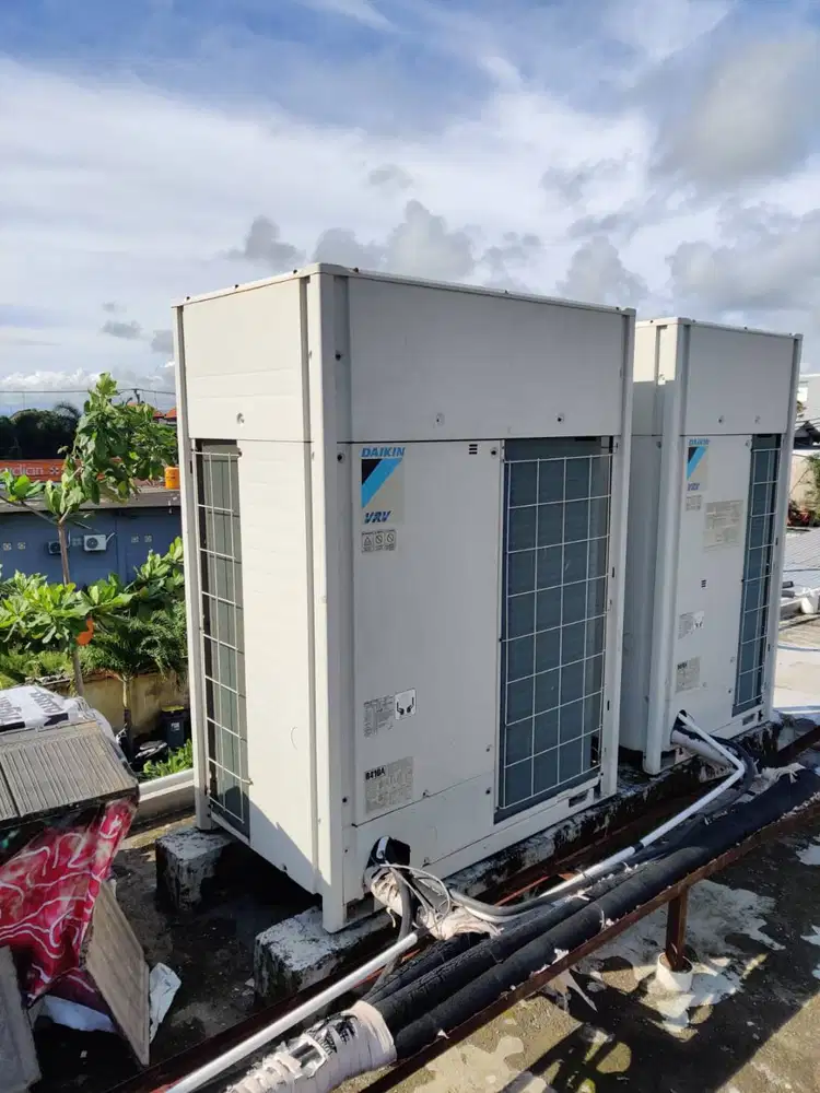 Outdoor AC Daikin 18 PK