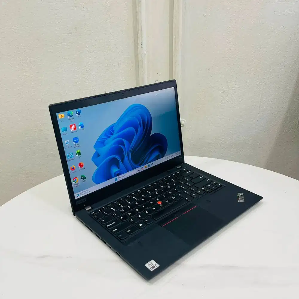 LENOVO THINKPAD P14s i7 gen10 Ram 16Gb SSD 512G Dual VGA 14inci *ECM