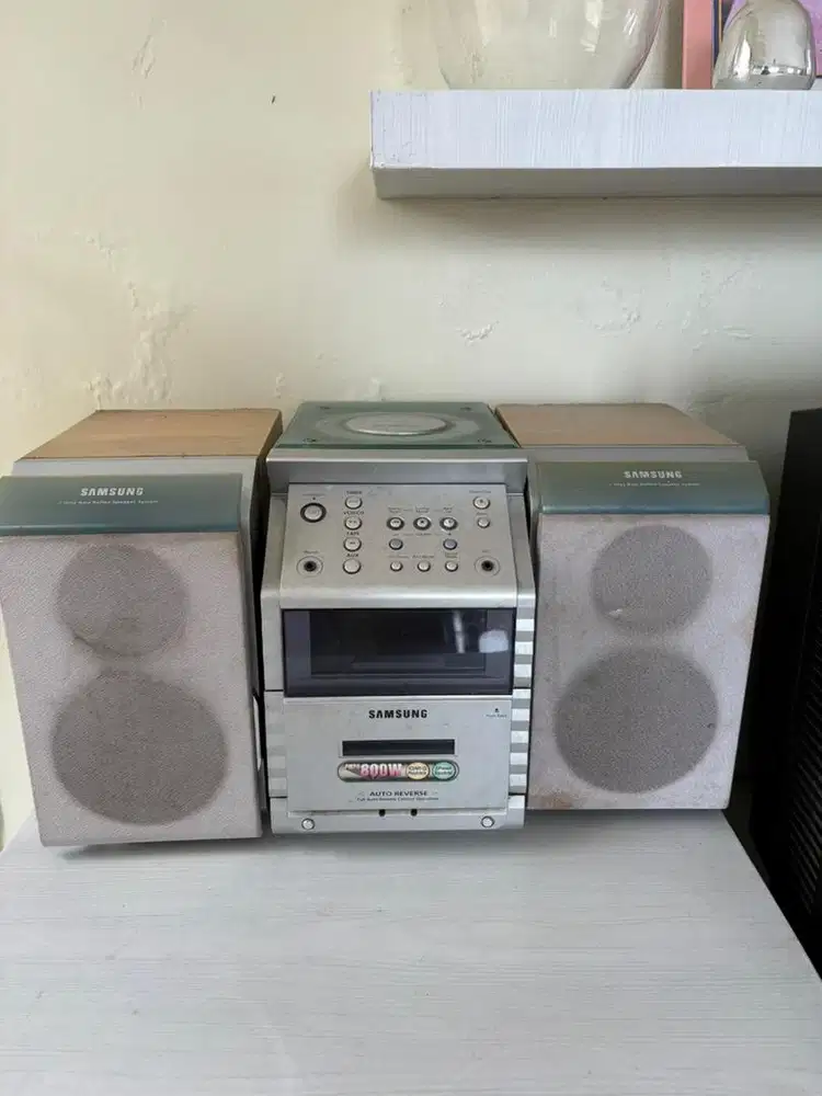 Dijual radio dan CD player