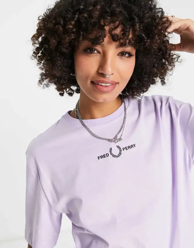 T-shirt Kaos Fred Perry Embroidered Unisex Purple colour Size No.8