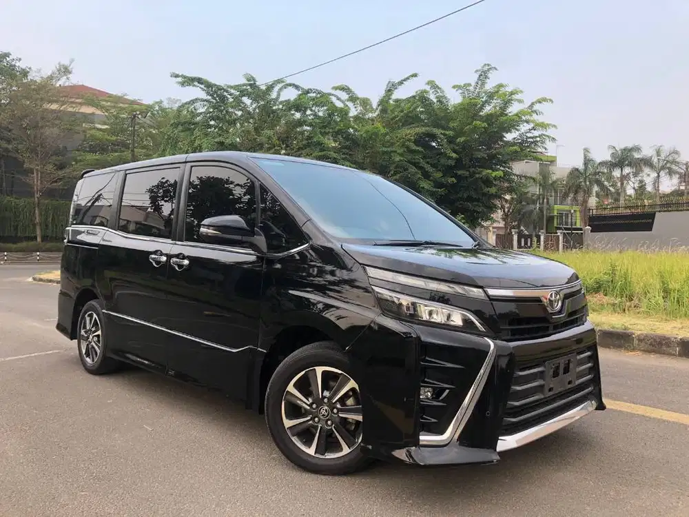 Toyota Voxy 2021