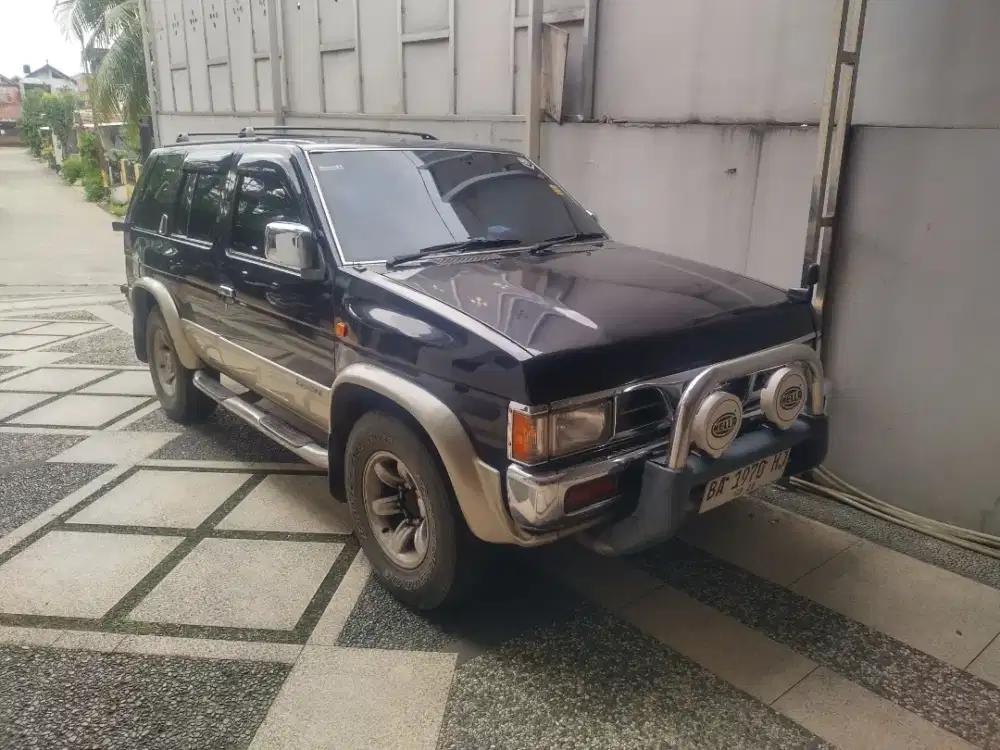 Nissan Terrano Kingsroad F2
