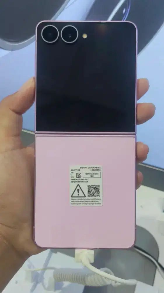 PRE ORDER SAMSUNG GALAXY ZFLIP 8