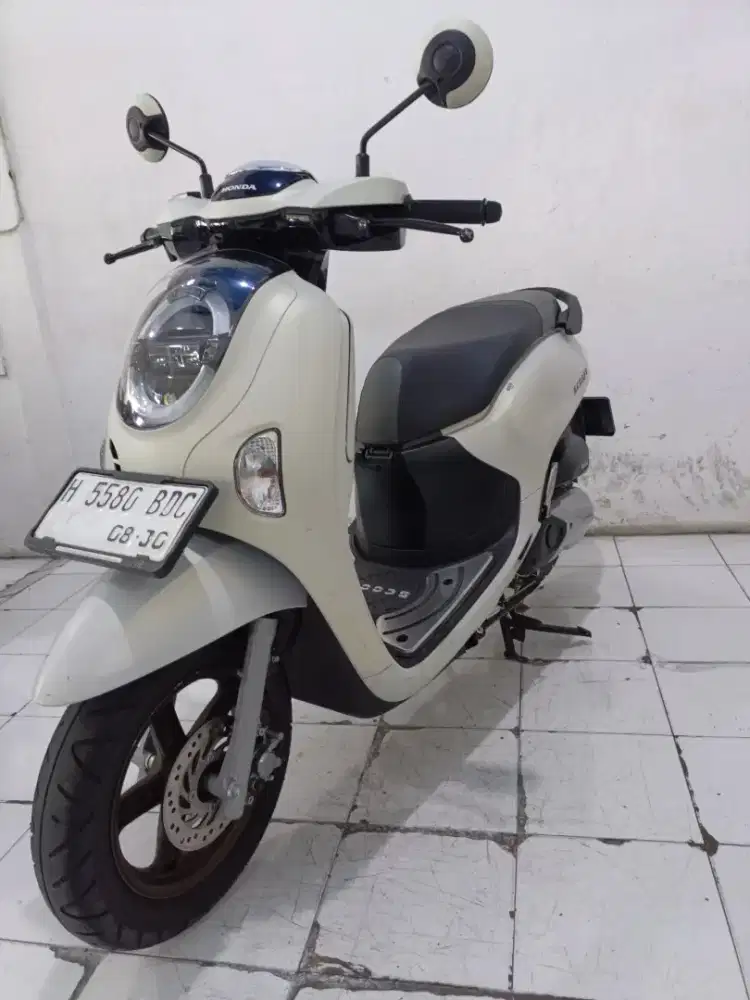 new scoopy 2025 putih dop