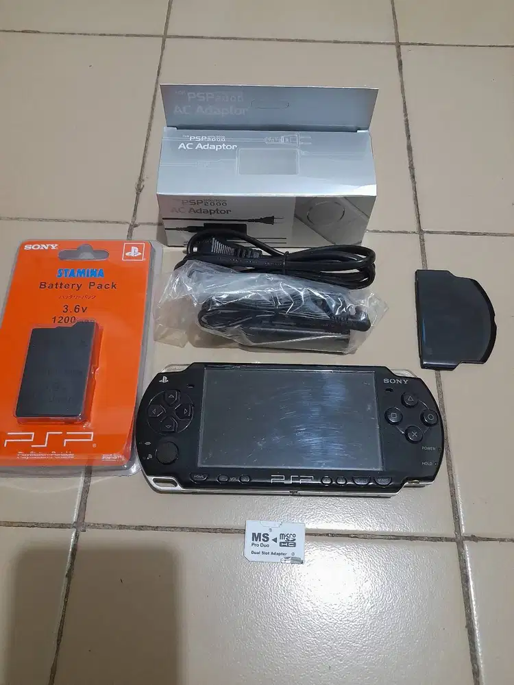 Jual Psp Slim Seri 2000 masih cakep.mulus Memory 16gb Fullgame Mantap