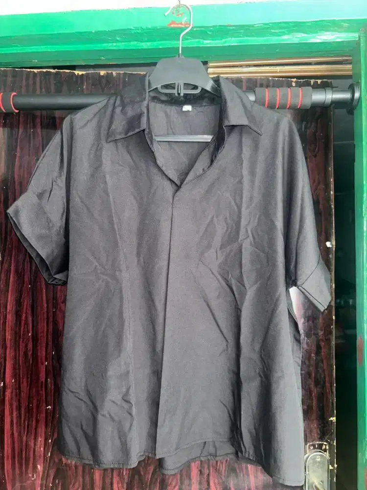 Kemeja wanita hitam