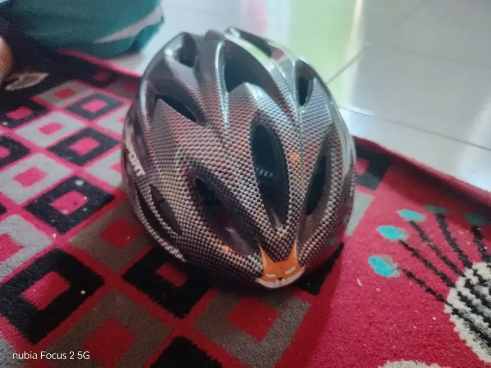 jual helm sepeda model carbon