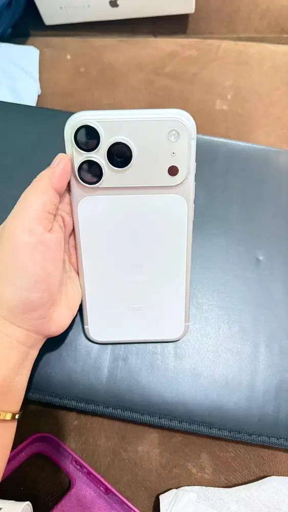 Dijual iphone 17 pm silver 256gb