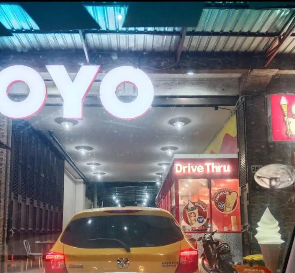 DIJUAL HOTEL OYO DAN REDDOORZ KOMERSIAL SURABAYA NOL JALAN SIAP HUNI