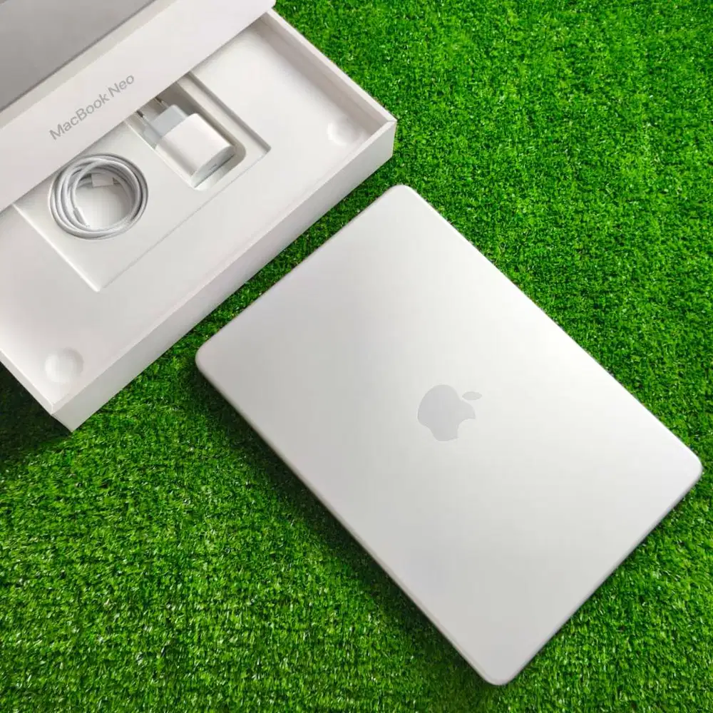 MacBook Neo 13inch 8GB/256GB Silver CC 10 MC 100% mulus Garansi Pjg