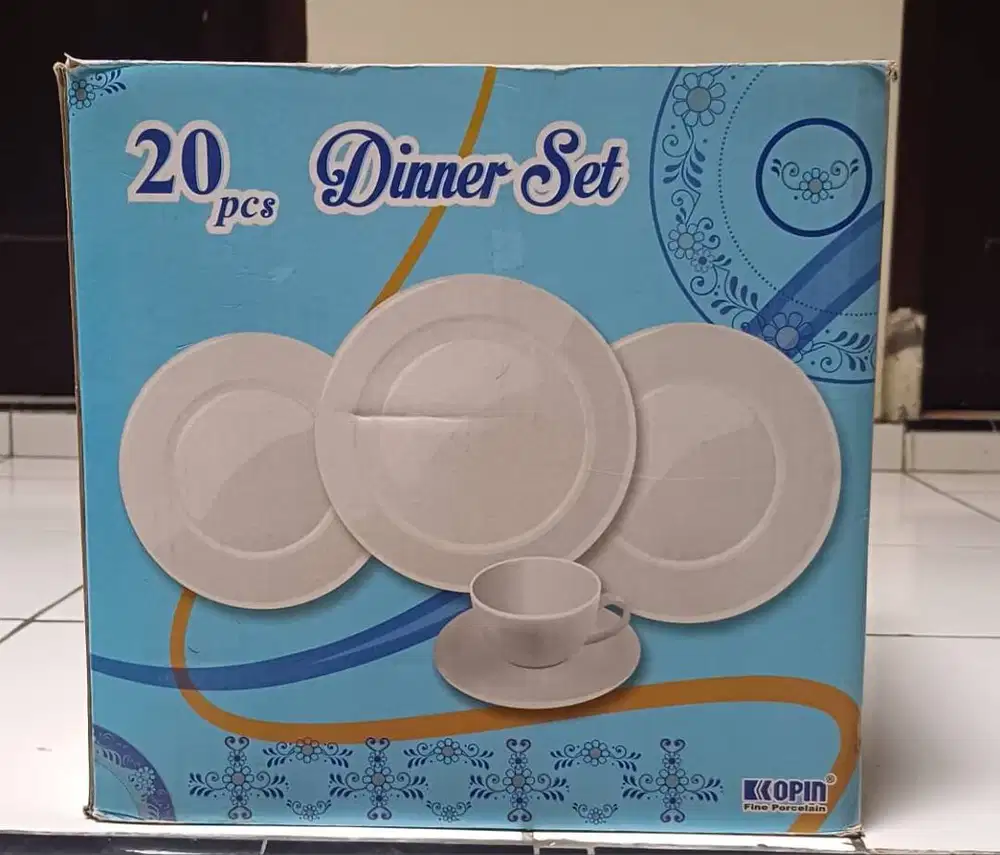 Dinner Set 20 pcs berbahan porselen halus (fine porcelain) Merk KOPIN