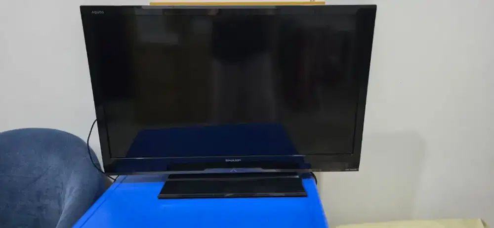 Dijual TV SHARP LCD COLOUR TV MODEL : LC-32LE340M