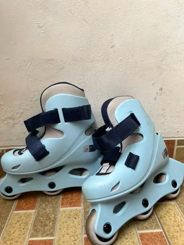 Sepatu Roda Decathlon Original ukuran 30/32 Usia 3-6 tahun