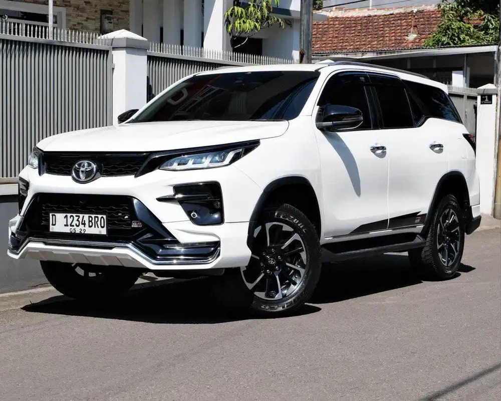 FORTUNER GR VRZ 2.8 AT 2022 LowKM 26rb FACELIFT RECORD TOYOTA BANDUNG