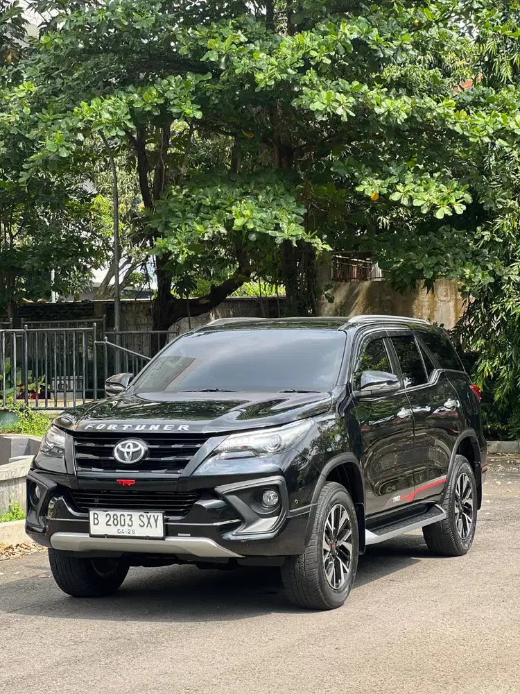 DIJUAL FORTUNER VRZ TRD SPORTIVO 2.4 2018 MATIC