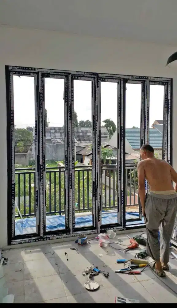 Kusen jendela dan pintu alumunium