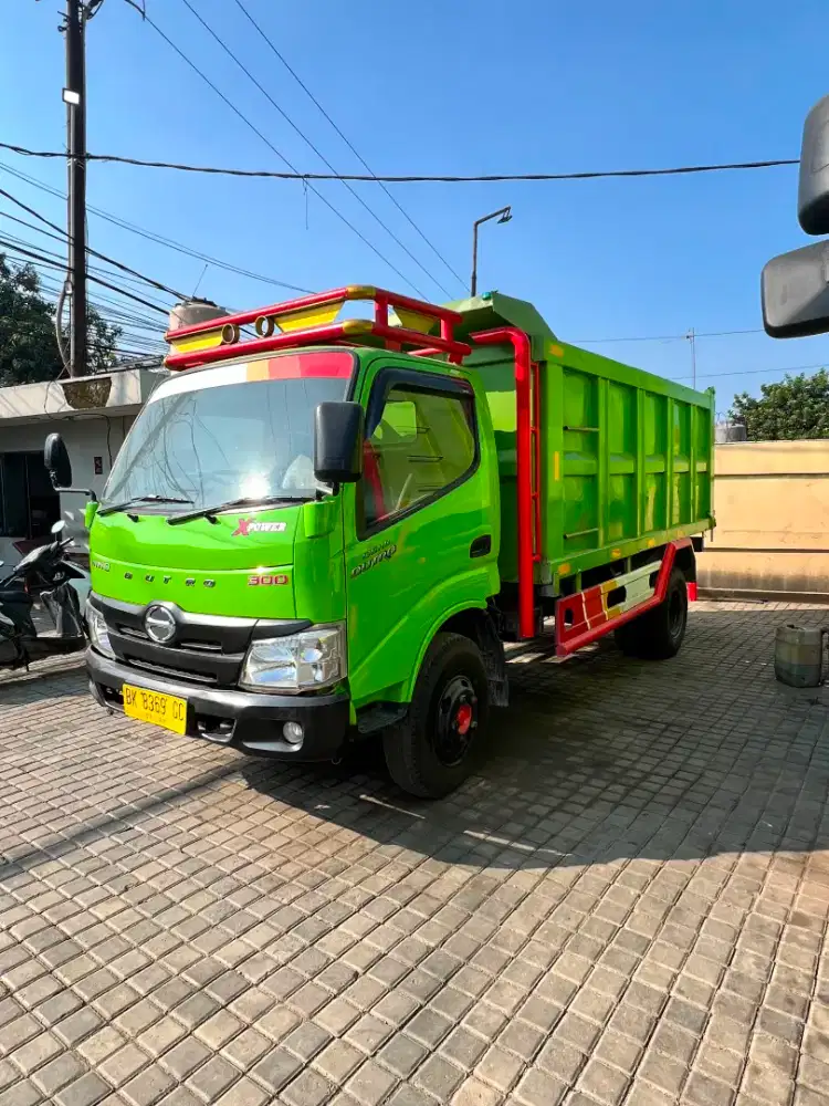 DUMP TRUK HINO DUTRO 136 HD