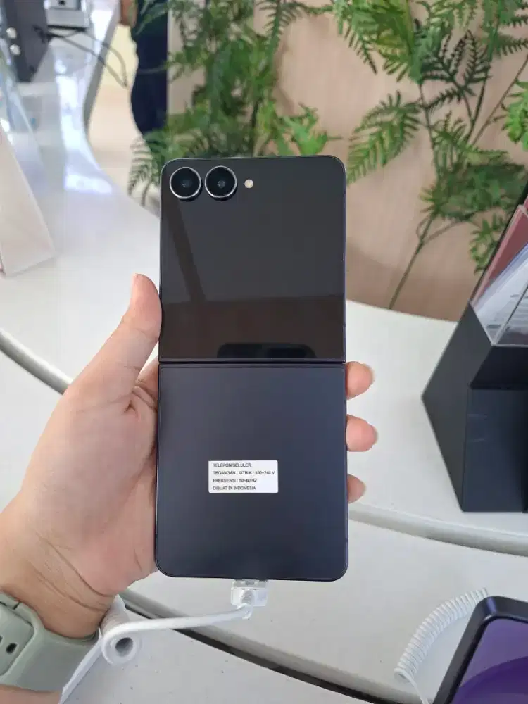 Samsung Z Flip 7 12/256GB
