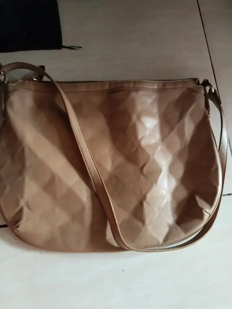 TAS SHOULDER WARNA KHAKI