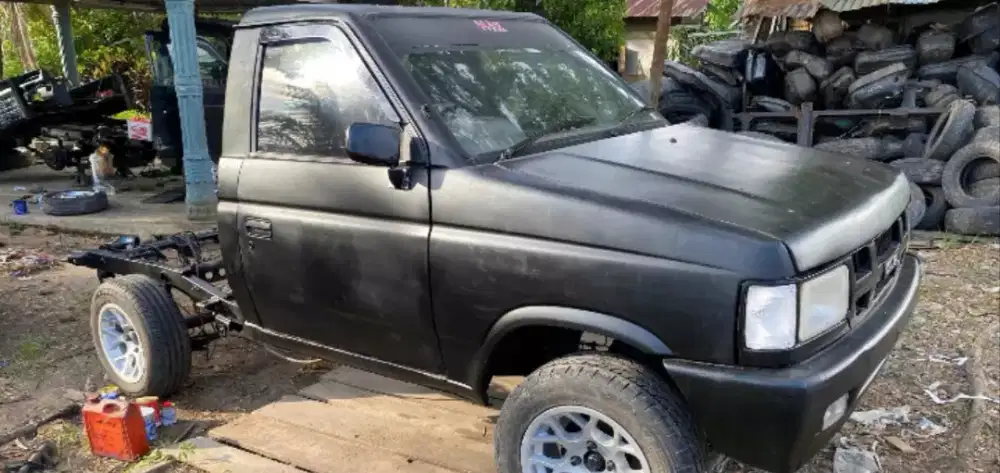 Isuzu panther 2.5 pick up asli