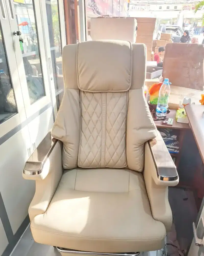 KURSI DIREKTUR PREMIUM JUMBO IMPORT