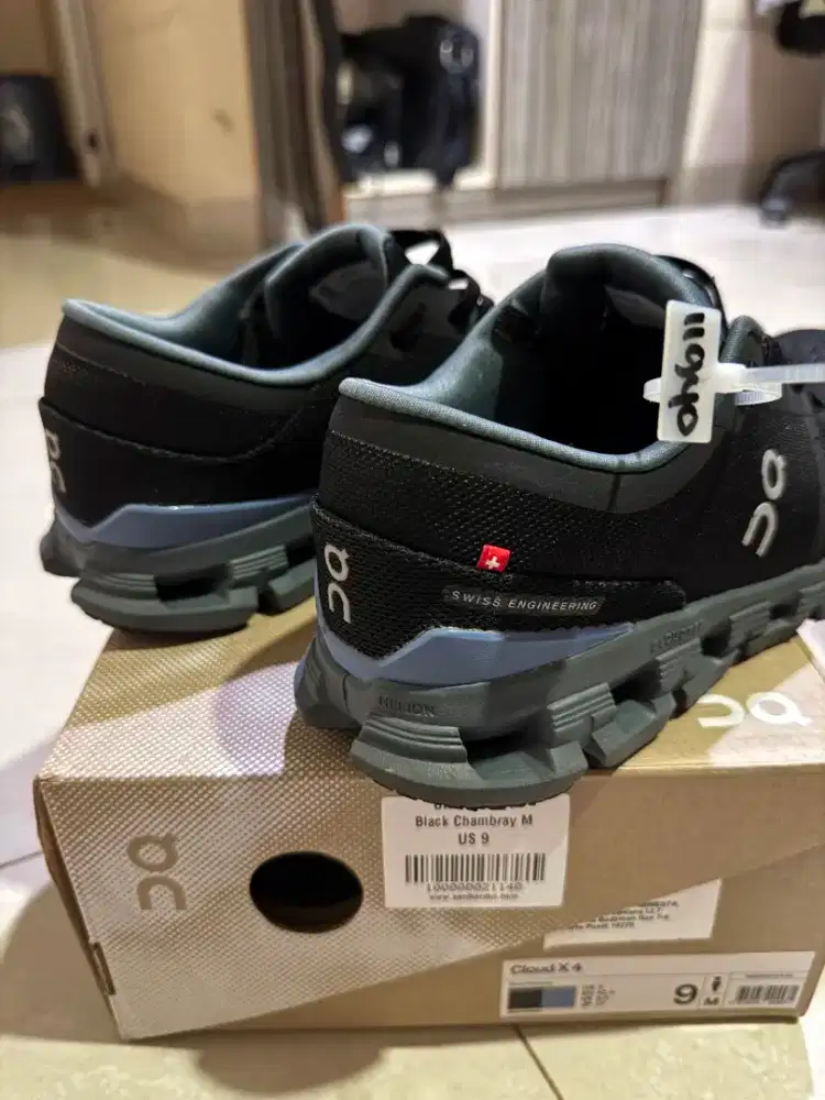 Original On Cloud X4 size 42,5