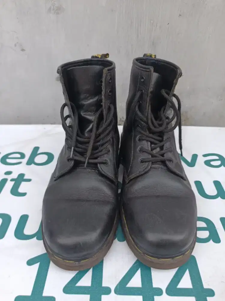 Sepatu Docmart boots Original England uk. 42-43/11(US)