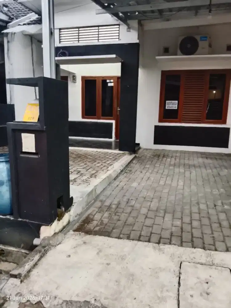 Disewakan rumah dekat kampus undip tembalang aman dan bersih