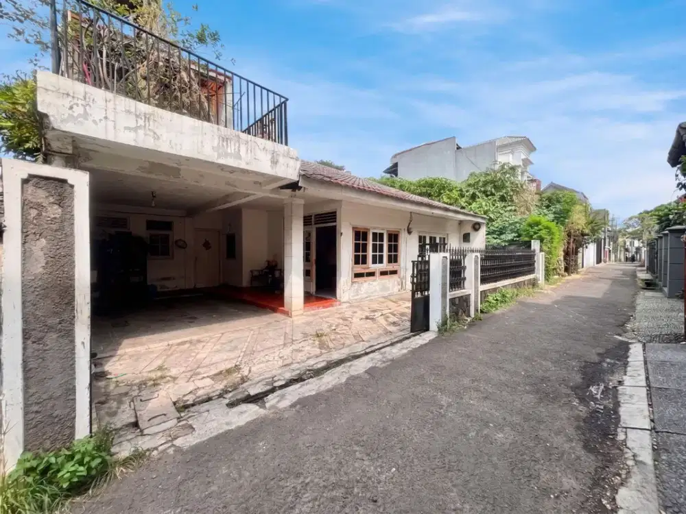 RUMAH 2 LANTAI DI TEBET TIMUR, COCOK UNTUK HUNIAN SEKALIGUS INVESTASI !