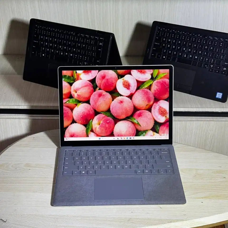 Laptop Slim dengan Resolusi Layar 2K Touchscreen